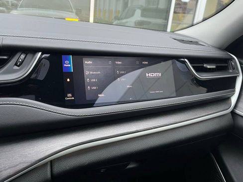 Used 2022 Jeep Grand Cherokee Limited 4xe w/ Luxury Tech Group II image 14