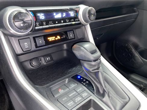 Used 2019 Toyota RAV4 XLE w/ Convenience Package AWD/4WD image 23