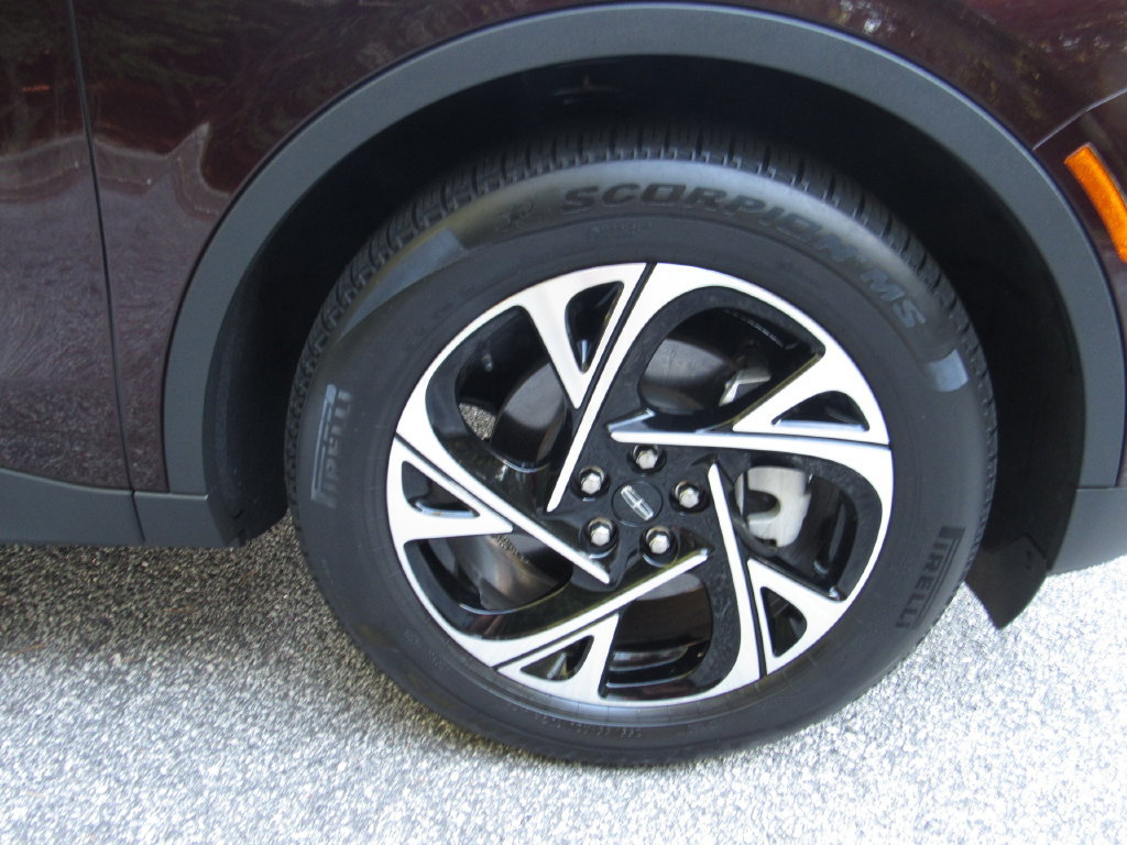 Used 2024 Lincoln Nautilus Premier AWD/4WD image 21