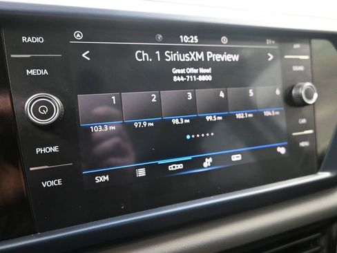 Used 2022 Volkswagen Taos SE image 18