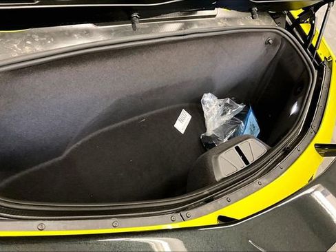 Used 2022 Chevrolet Corvette Stingray Convertible w/ Z51 Performance Package image 42