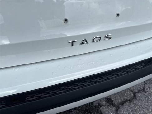 New 2025 Volkswagen Taos SE image 6