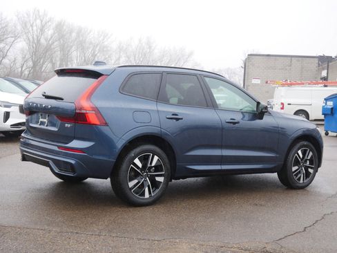 New 2026 Volvo XC60 B5 Core w/ Climate Package AWD/4WD image 3