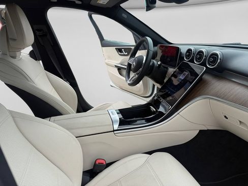 Used 2025 Mercedes-Benz C 300 4MATIC Sedan image 24