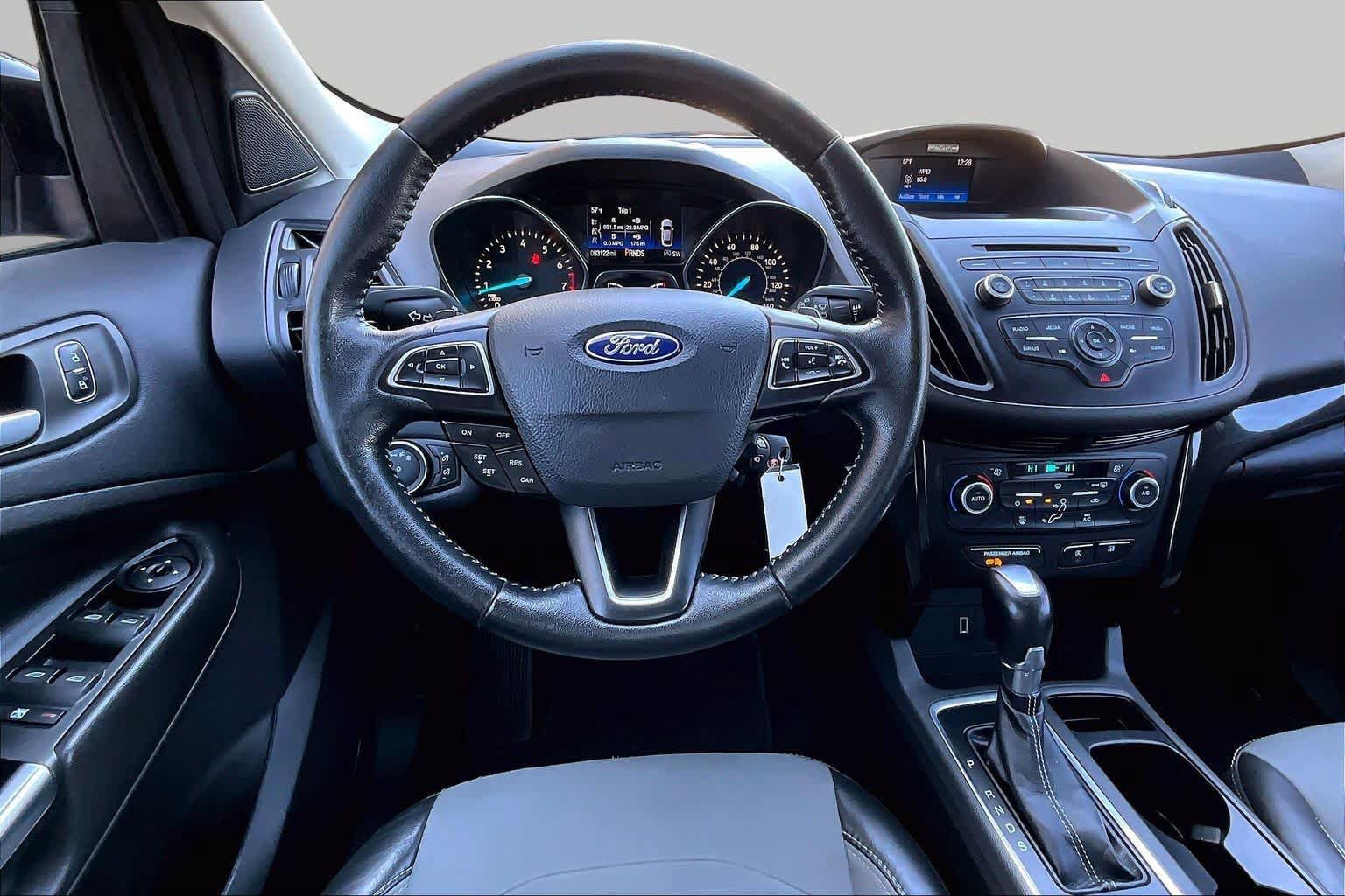 Used 2017 Ford Escape SE w/ SE Sport Appearance Package FWD image 6