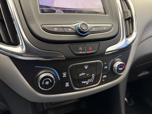 Used 2023 Chevrolet Equinox LS image 20