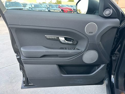 Used 2014 Land Rover Range Rover Evoque Pure image 30