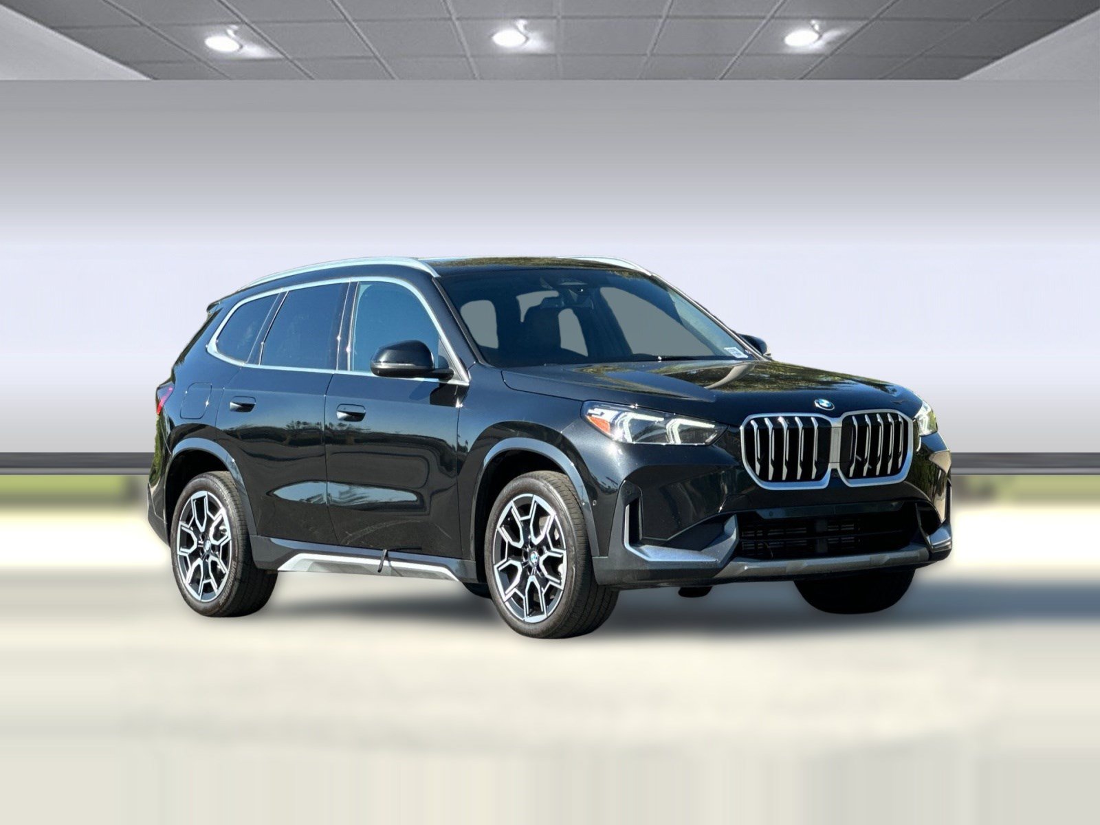 Used 2025 BMW X1 xDrive28i AWD/4WD image 6