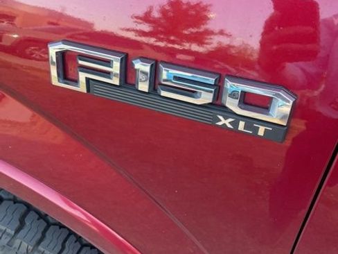 Used 2017 Ford F150 XLT w/ Equipment Group 302A Luxury AWD/4WD image 17