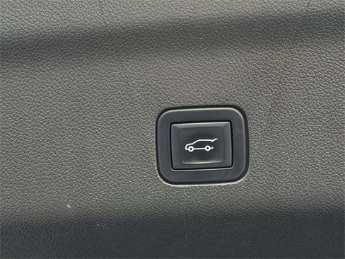 Used 2022 GMC Yukon XL Denali image 36