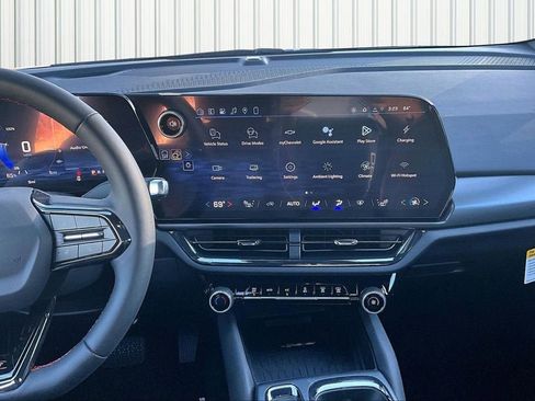 New 2026 Chevrolet Equinox EV RS image 4