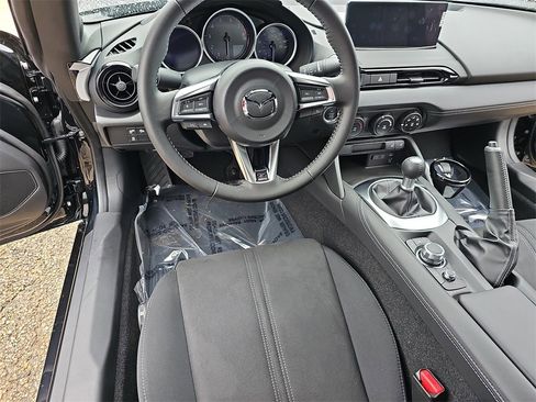 New 2025 MAZDA MX-5 Miata Club image 11