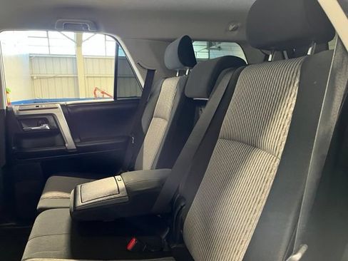 Used 2017 Toyota 4Runner SR5 AWD/4WD image 18
