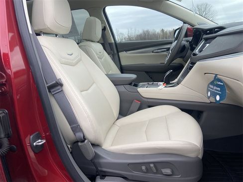 Used 2022 Cadillac XT5 Premium Luxury image 29