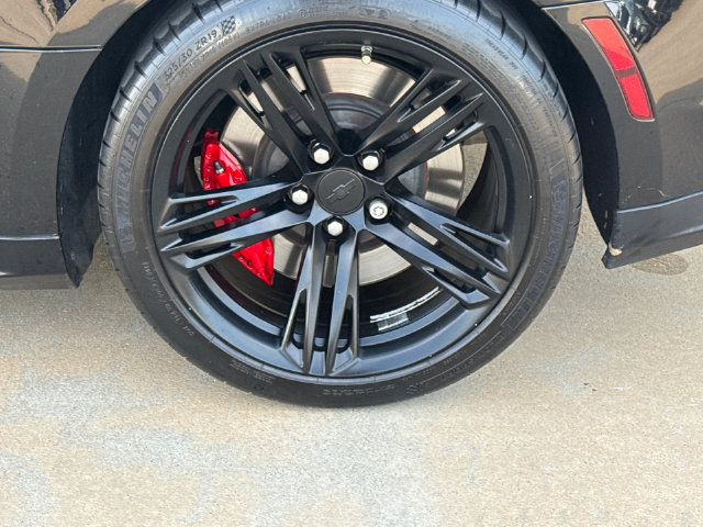 Used 2022 Chevrolet Camaro ZL1 RWD image 10