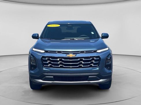 New 2026 Chevrolet Equinox LT FWD image 2