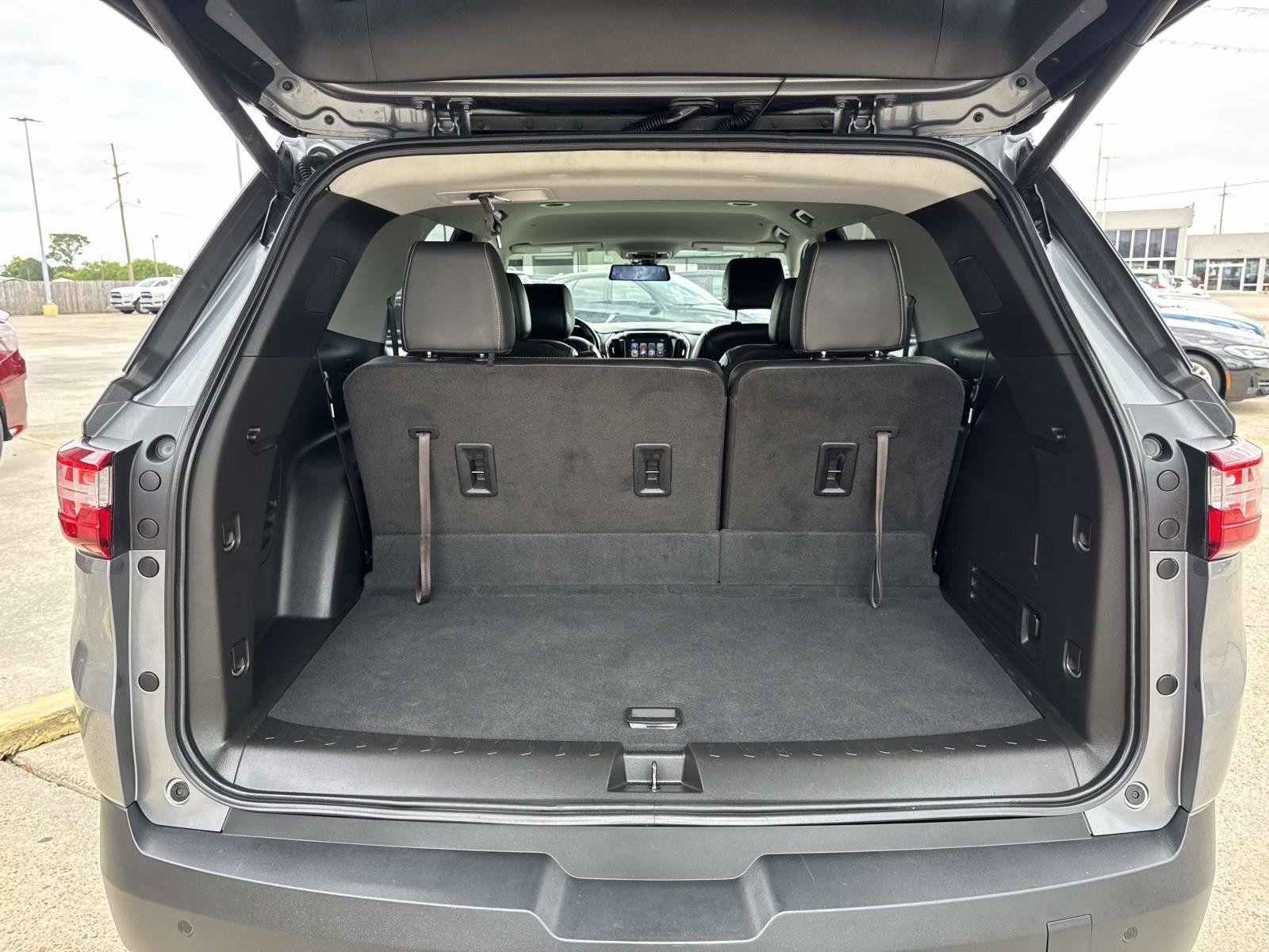 Used 2019 Chevrolet Traverse LT w/ LPO, Floor Liner Package FWD image 8