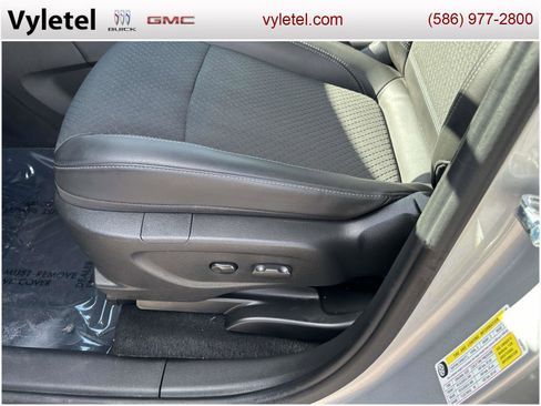 Certified 2022 Buick Encore Preferred w/ Safety Package II image 18