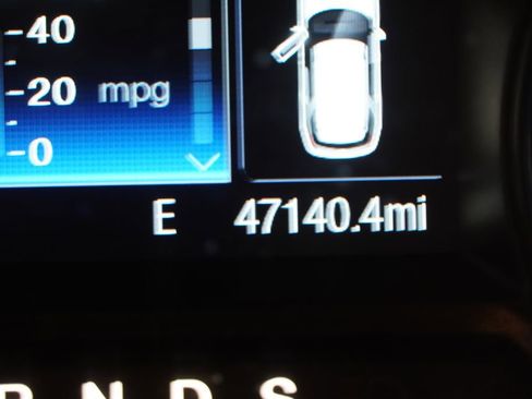 Used 2018 Ford Explorer XLT image 8