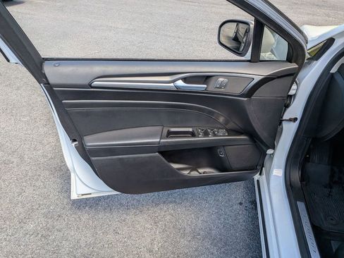 Used 2019 Ford Fusion Titanium FWD image 7