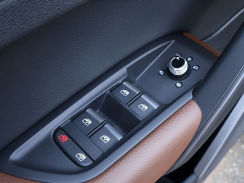 Used 2018 Audi Q5 2.0T Premium Plus w/ Premium Plus Package image 11