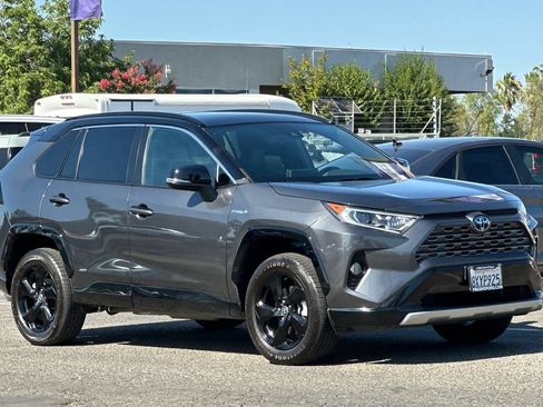 Used 2021 Toyota RAV4 XSE AWD/4WD image 9