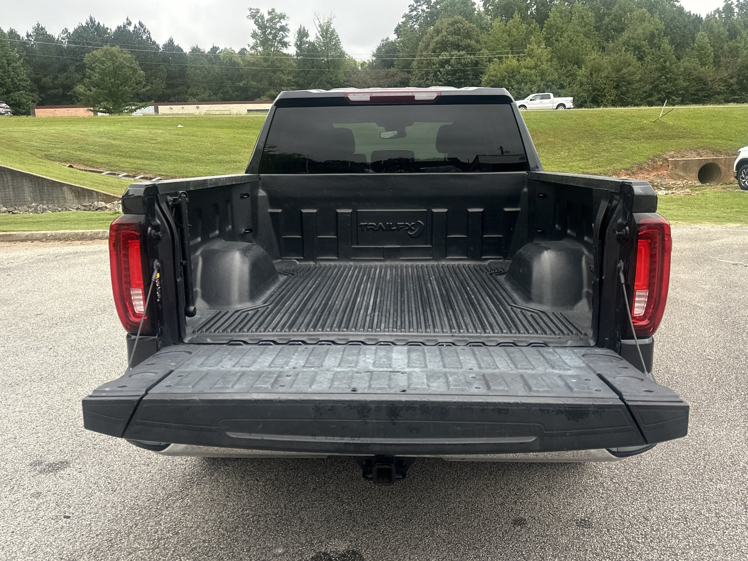 Used 2024 GMC Sierra 1500 SLT RWD image 18
