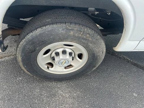 Used 2022 Chevrolet Express 2500 w/ Driver Convenience Package RWD image 13