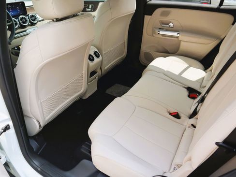 New 2026 Mercedes-Benz GLB 250 4MATIC image 10