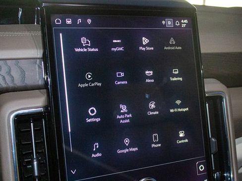 Used 2025 GMC Yukon XL Denali image 33