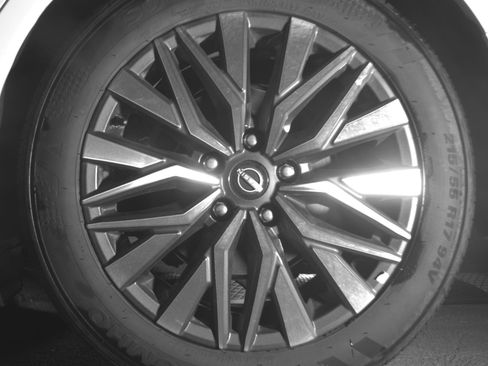 Used 2025 Nissan Altima 2.5 SV image 14