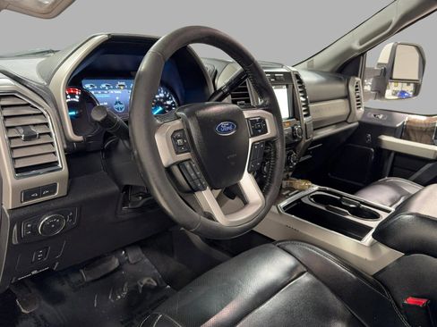 Used 2017 Ford F250 Lariat w/ Lariat Value Package image 22