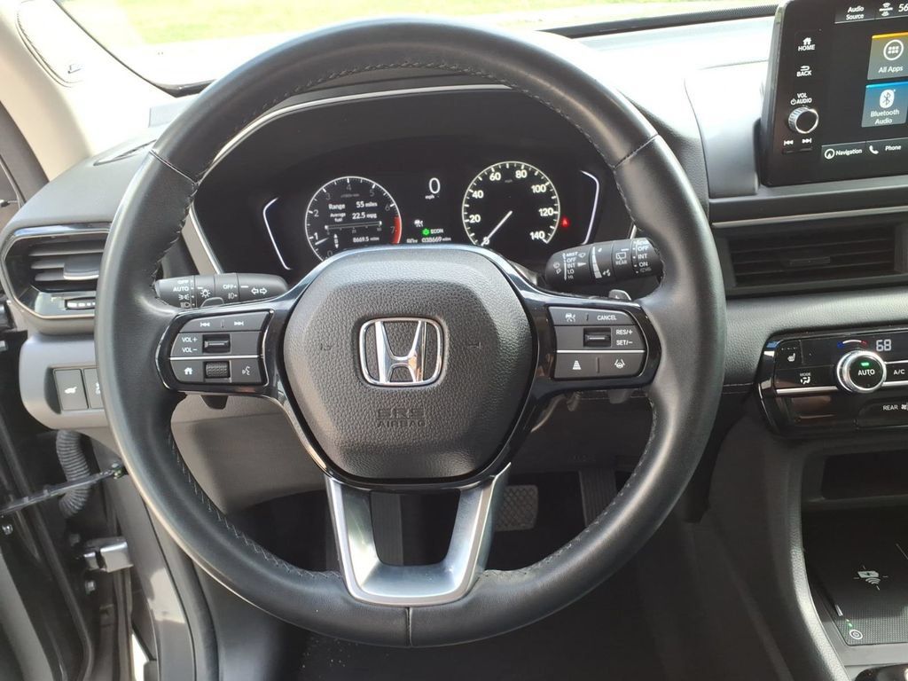 Used 2024 Honda Pilot Touring image 17