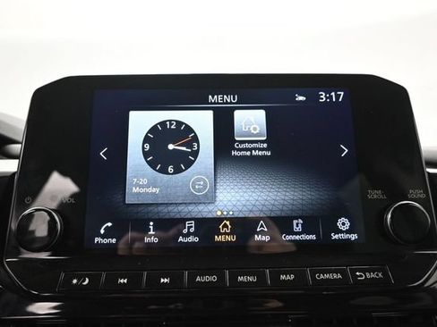 Used 2023 Nissan Pathfinder SL AWD/4WD image 15