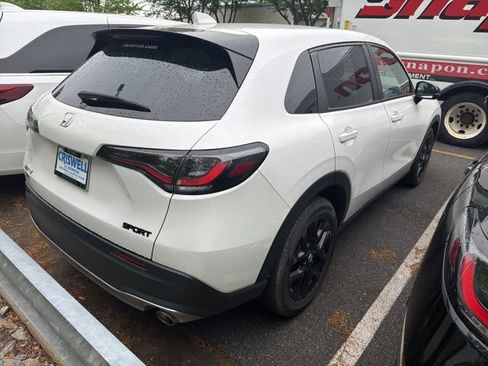 Used 2025 Honda HR-V Sport image 4