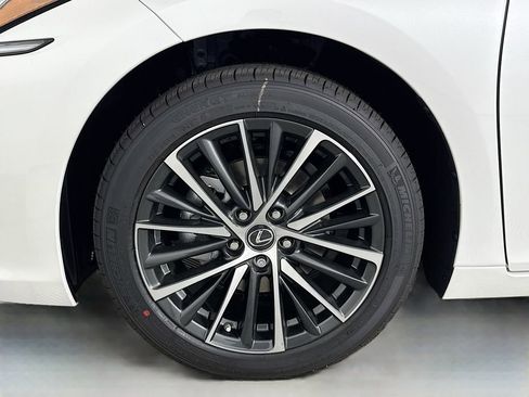 Used 2025 Lexus ES 350 w/ Premium Package image 23