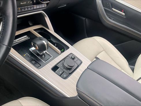 Used 2024 MAZDA CX-90 3.3 Turbo w/ Premium Package image 16