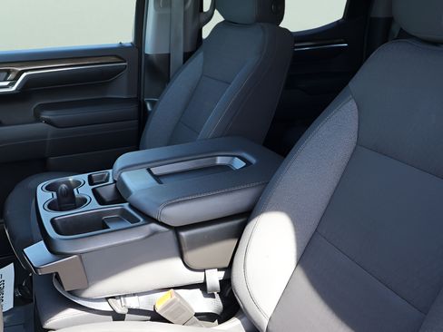 Used 2024 Chevrolet Silverado 1500 LT AWD/4WD image 14
