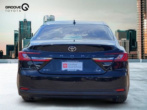Used 2025 Toyota Camry LE FWD image 5