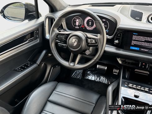 Used 2026 Porsche Cayenne Turbo w/ Technology Package AWD/4WD image 14