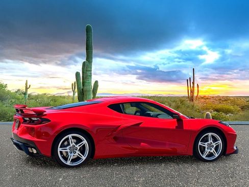 Used 2025 Chevrolet Corvette Stingray Premium Cpe w/ Z51 Performance Package RWD image 5