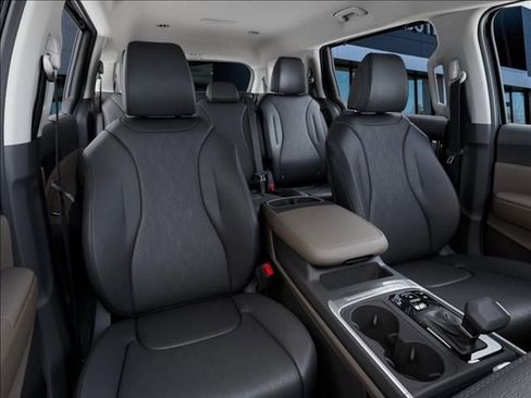 New 2026 Kia Carnival EX image 15