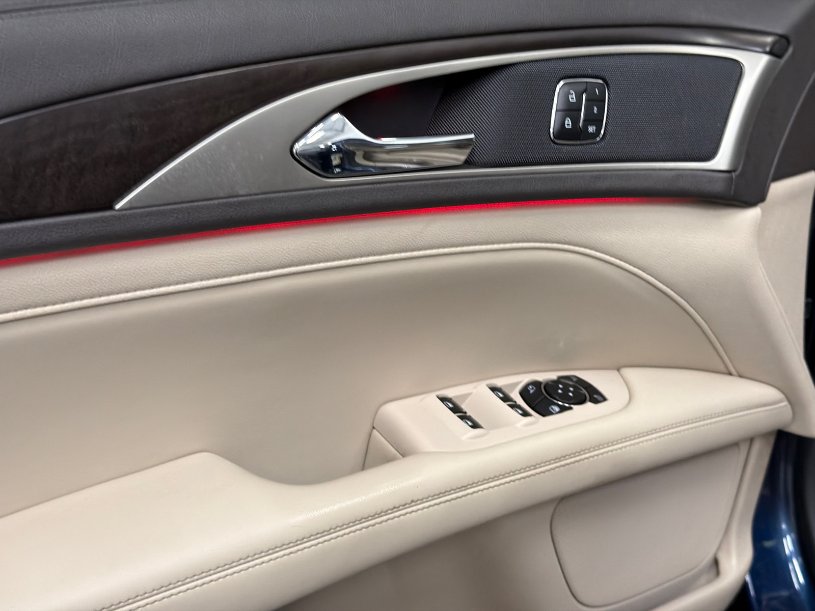 Used 2017 Lincoln MKZ Select w/ Select Plus Package FWD image 17