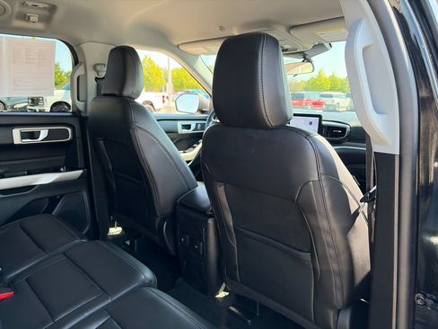 Used 2023 Ford Explorer XLT w/ Equipment Group 202A AWD/4WD image 29