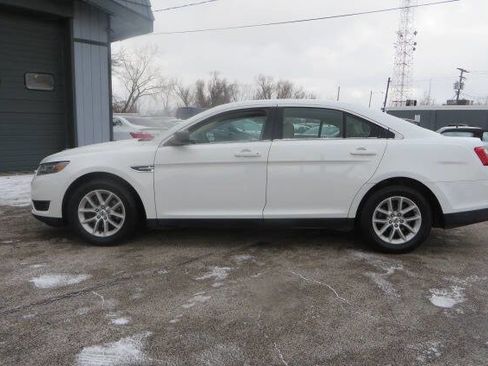 Used 2013 Ford Taurus SE image 10