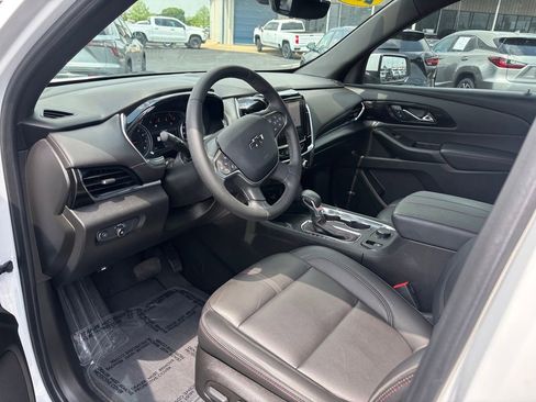 Used 2023 Chevrolet Traverse RS FWD image 8