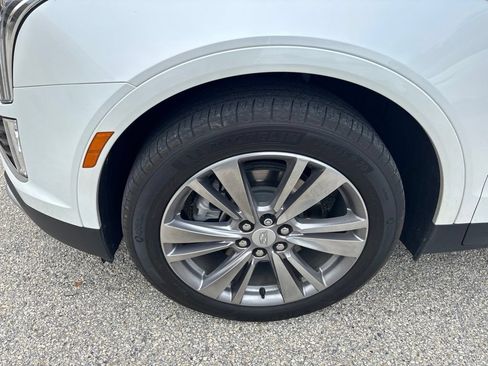 Used 2024 Cadillac XT5 Premium Luxury w/ LPO, Floor Liner Package AWD/4WD image 10