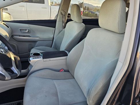 Used 2014 Toyota Prius V Three image 19