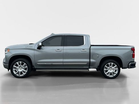 Used 2025 Chevrolet Silverado 1500 High Country image 2