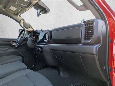 Used 2024 Chevrolet Silverado 2500 LT w/ Convenience Package image 19